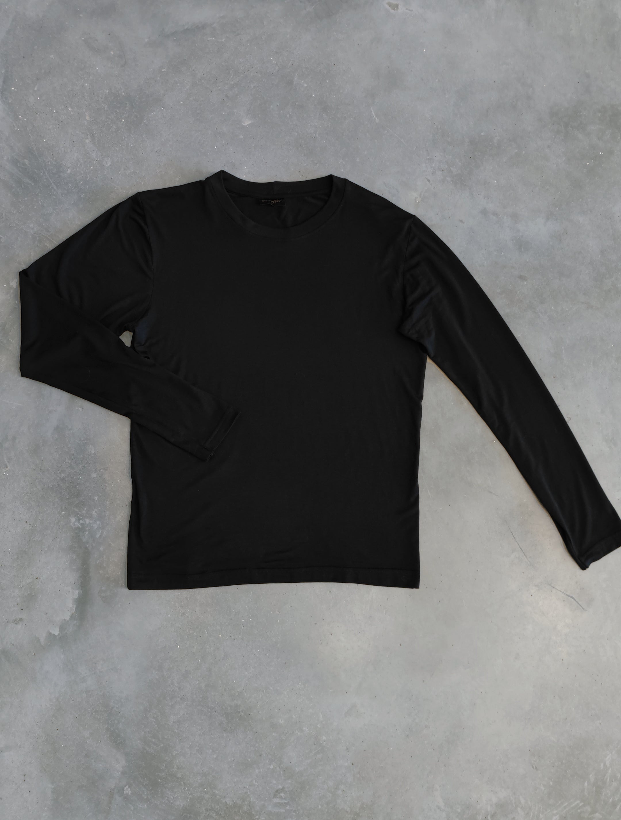 Fitted crew neck online long sleeve